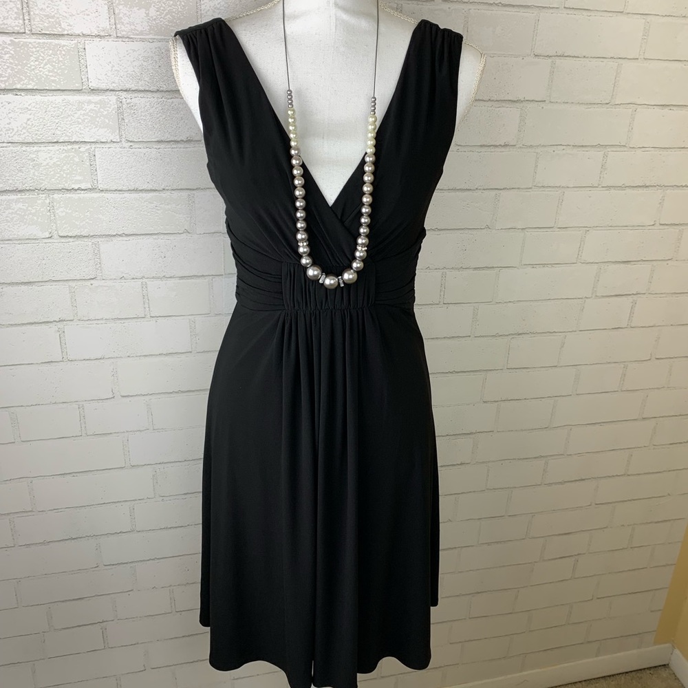 White House Black Market Black Dress NWT $149 Sz 2